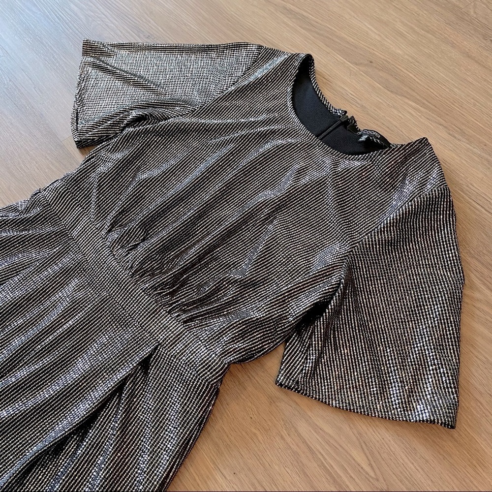 🆕 19 Cooper Metallic Short Sleeve Romper